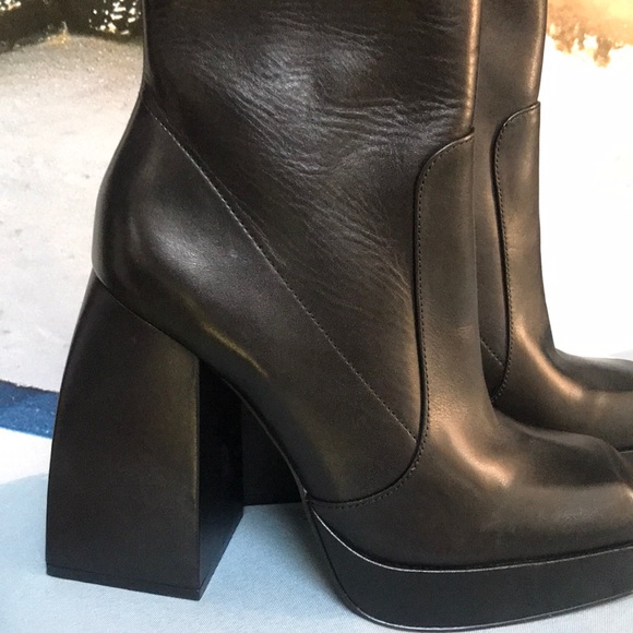 Steve Madden heeled boots - Picture 2 of 10